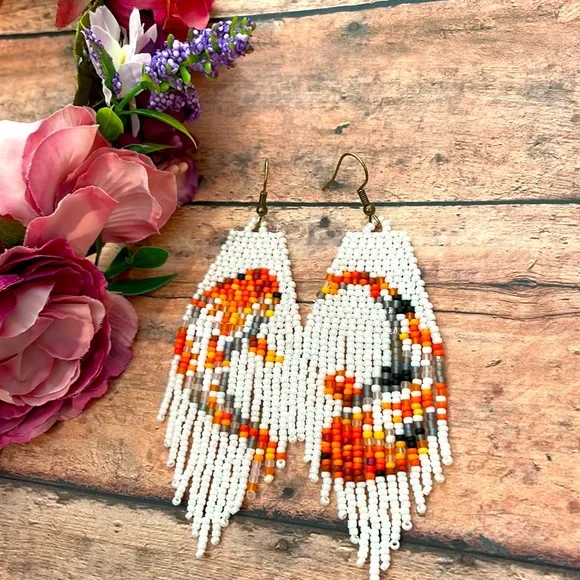 Gold fish beaded earring - Picture 2 of 5